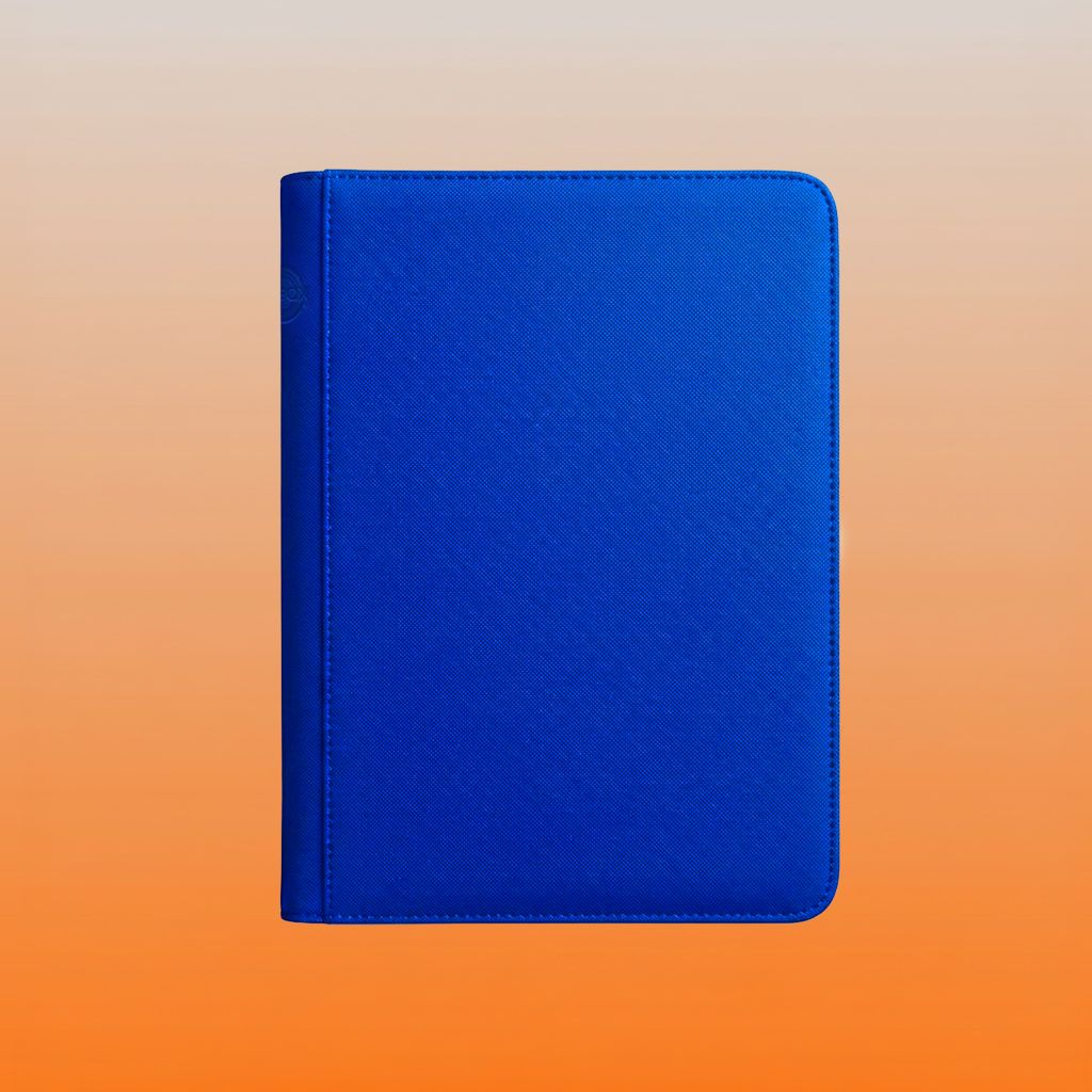 Classeur zip binder bleu pour cartes Pokémon sur fond orange