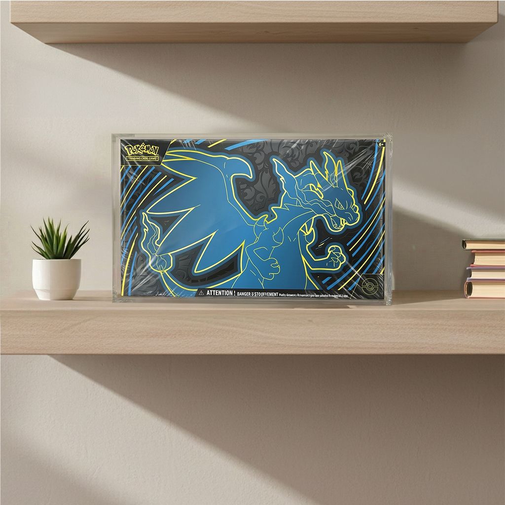 UPC Pokémon Dracaufeu de face sur étagère en bois